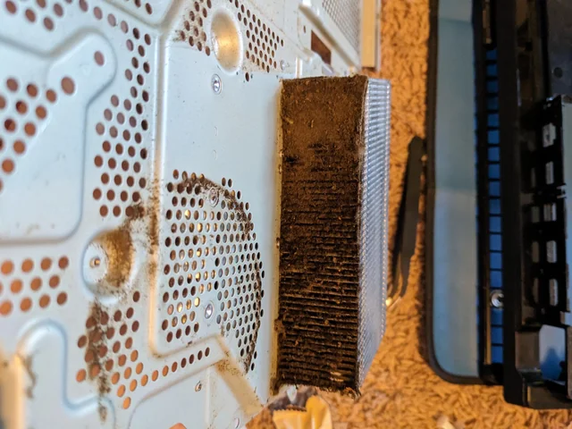 گرفتگی هیت‌سینک و داغ شدن PS4
